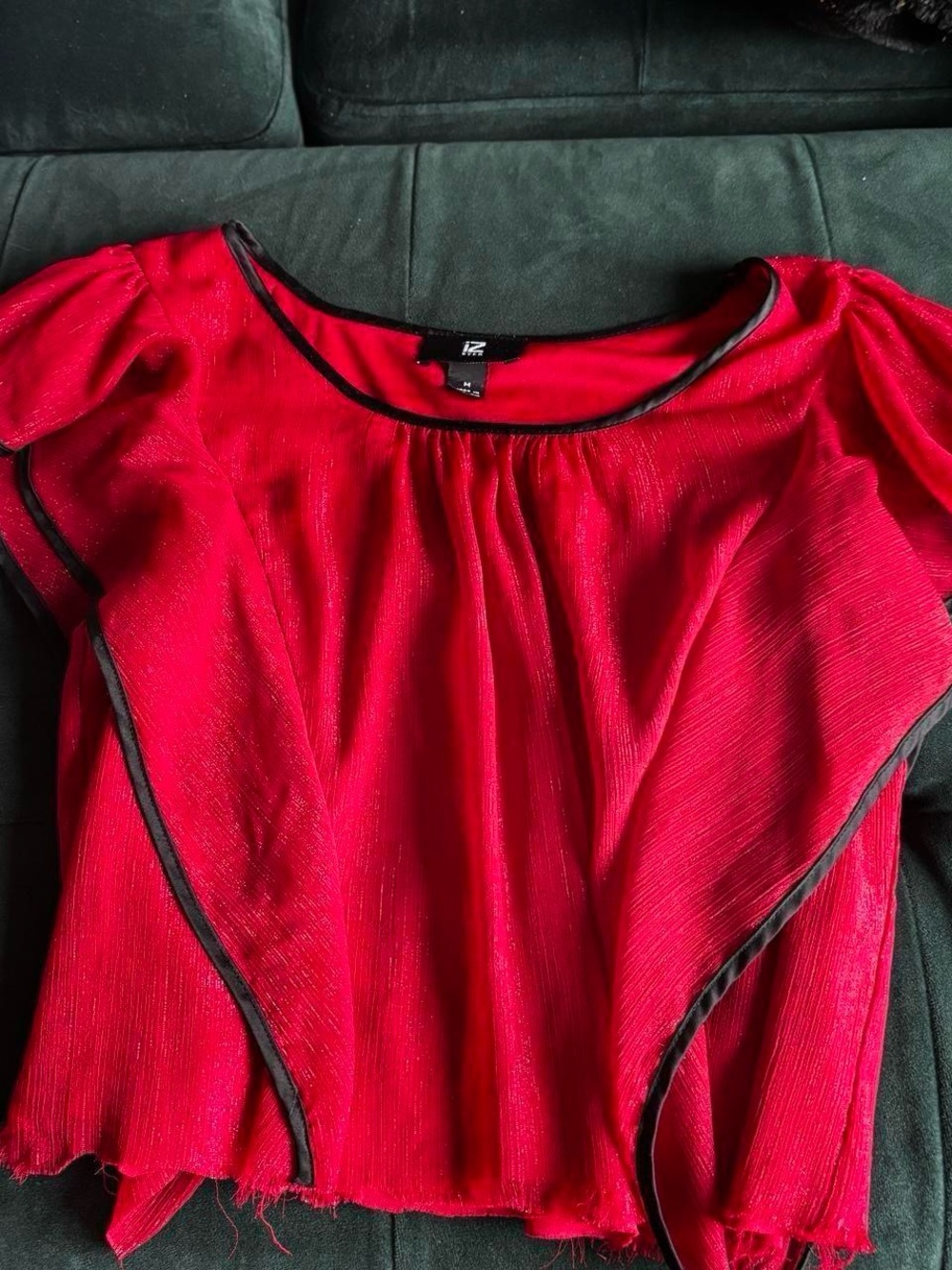 Iz Byer Cropped Red Short Sleeve Ruffle Trim Blouse